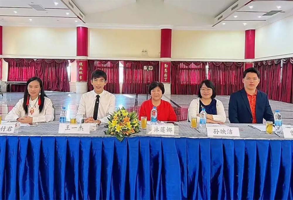 童梦绽南邦，汉韵谱新章：泰国南邦“首届幼儿中国语言文化大赛”圆满举行我校王一杰老师担任本次大赛评委