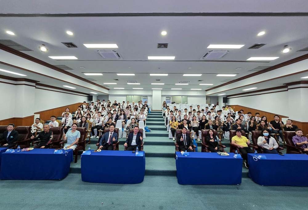 泰国南邦国际科技学院2569学年开学典礼暨拜师典礼顺利举办